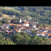 Bodenmais, Mariä Himmelfahrt, Blick von der Klause auf Bodenmais mit der Pfarrkirche Mariä Himmelfahrt