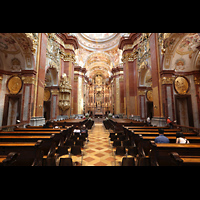Melk, Benediktinerkloster, Stiftkirche St. Petrus und Paulus, Innenraum in Richtung Chor