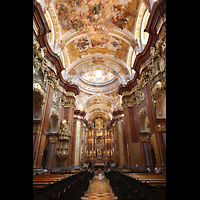 Melk, Benediktinerkloster, Stiftkirche St. Petrus und Paulus, Innenraum in Richtung Chor