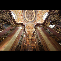 Melk, Benediktinerkloster, Stiftkirche St. Petrus und Paulus, Hochaltar mit Blick in die Kuppel