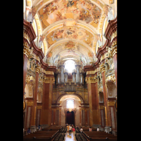 Melk, Benediktinerkloster, Stiftkirche St. Petrus und Paulus, Innenraum in Richtung Orgel