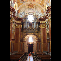 Melk, Benediktinerkloster, Stiftkirche St. Petrus und Paulus, Innenraum in Richtung Orgel