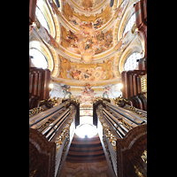 Melk, Benediktinerkloster, Stiftkirche St. Petrus und Paulus, Blick entlang des Prospekts ins Gewlbe