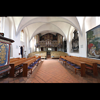Basedow, Dorfkirche, Innenraum in Richtung Orgel