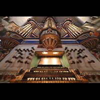 Basedow, Dorfkirche, Spieltisch und Oberwerkspfeifen perspektivisch