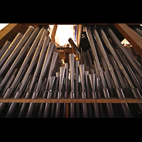 Basedow, Dorfkirche, Zungen im Oberwerk (Cis-Seite)