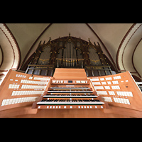 Berlin, Auenkirche, Orgel mit Spieltisch