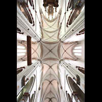 Braunschweig, Klosterkirche St. Mariae, Blick von der Vierung ins Gewlbe