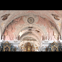 Cham, St. Jakob, Hochwand des Anfang des 20. Jh. neobarock neugestalteten Kirchenraums