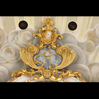 Dresden, Frauenkirche, Kartusche 'Soli Deo Gloria' an der SPitze des Orgelprospekts