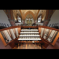 Halle (Saale), Pauluskirche, Spieltisch mit Blick auf die Nord- und Sdorgel