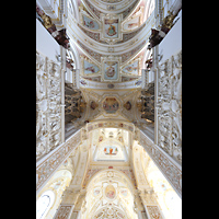 Kempten, Basilika St. Lorenz, Marienorgel (li) und Laurentiusorgel (re) im CHorraum mit Blick ins Gewlbe