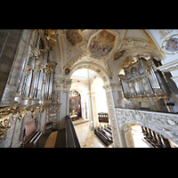 Kempten, Basilika St. Lorenz, Blick vom Spieltisch der Marienorgel in den Chorraum