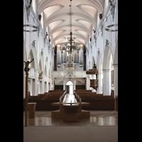 Kempten, St. Mang, Blick vom Hochaltar ins Langhaus zur Hauptorgel