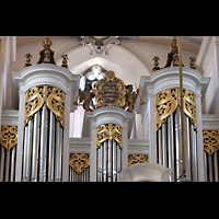 Kempten, St. Mang, Vergoldete Schleierbretter und Schmuck auf dem Hauptorgelprospekt