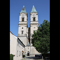 Niederaltaich, Benediktinerabtei, Basilika St. Mauritius, Westfassade mit Doppeltrmen