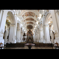 Niederaltaich, Benediktinerabtei, Basilika St. Mauritius, Hauptschiff in Richtung Chor