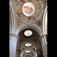 Niederaltaich, Benediktinerabtei, Basilika St. Mauritius, Kreisfrmigen Durchbrechungen des Seitenschiffsgewlbes