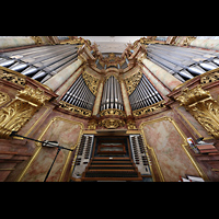Niederaltaich, Benediktinerabtei, Basilika St. Mauritius, Orgel mit Spieltisch perspektivisch