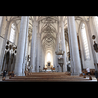 Nrdlingen, St. Georg, Hauptschiff in Richtung Chor