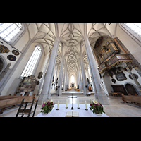 Nrdlingen, St. Georg, Vierung mit Seitenorgel und Blick in den Chorraum