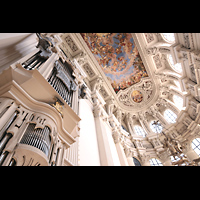 Passau, Dom St. Stephan, Chororgel mit Blick ins Chorgewlbe