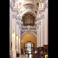 Passau, Dom St. Stephan, 2025 noch leeres Gehuse der Evangelienorgel im nrdlichen Seitenschiff