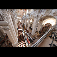 Passau, Dom St. Stephan, Blick von der Orgelempore auf die Orgel-Baustelle