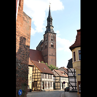 Tangermnde, St. Stephan, Blick von der Langen Strae auf den Turm