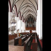 Tangermnde, St. Stephan, Seitlicher Blick auf Orgel und Kanzel