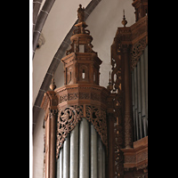Tangermnde, St. Stephan, Schnitzwerk auf dem linken Pedalturm