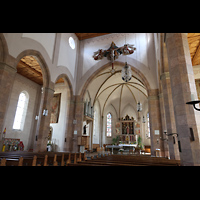 Waldkirchen, St. Peter und Paul (Bayernwalddom), Seitlicher Blick vom Langhaus in den Chor