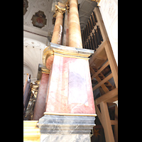 Weilheim i.OB., Stadtpfarrkirche Mari Himmelfahrt, Solowerk (schwellbar) hinter dem Hochaltar