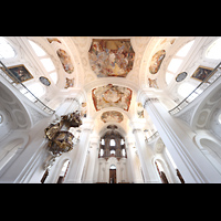 Weingarten, Basilika  St. Martin, Blick von der Vierung zur Orgel und auf die 2025 restaurierte Decke