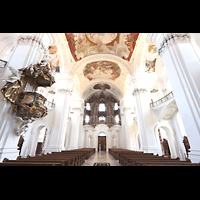 Weingarten, Basilika  St. Martin, Blick von der Vierung zur Orgel und auf die 2025 restaurierte Decke