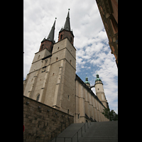 Halle (Saale), Marktkirche Unserer Lieben Frauen, Gesamtansicht von den Treppen 'An der Marienkirche'