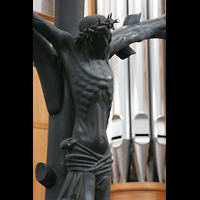 Köln (Cologne), St. Kunibert, Kruzifix mit Orgel