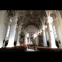 Rottweil, Kapellenkirche (kath.), Innenraum / Hauptschiff in Richtung Chor