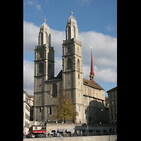 Zürich, Großmünster, Fassade mit Türmen