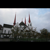Muri, Klosterkirche, Klostergarten mit Kirche