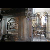 Ottobeuren, Abtei - Basilika, Blick auf den Spieltisch der Dreifaltigkeitsorgel und zur Heilig-Geist-Orgel