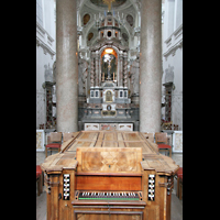 Füssen, Basilika St. Mang, Chororgel mit Blick auf die Hauptorgel