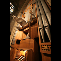 Linz, Maria-Empfängnis-Dom, Große Orgel - Spieltisch und Prospekt