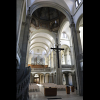 Stuttgart, Matthuskirche, Altarraum udn Vierung mit Blick zur Orgel