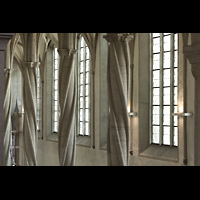 Braunschweig, Dom St. Blasii, Sulen im nrdlichen Seitenschiff im Perpendicular-Stil
