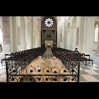 Braunschweig, Dom St. Blasii, Grabmahl Heinrichs des Lwen und seiner Gattin Mathilde mit Blick zur Orgel