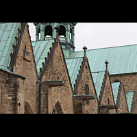 Hildesheim, Mariendom, Vierungskuppel und Giebel des südlichen Seitenschiffes