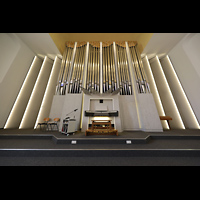 Konstanz, St. Gebhard, Orgel mit Spieltisch