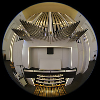Konstanz, St. Gebhard, Orgel mit Spieltisch