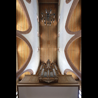 Basel, Predigerkirche, Blick zur Decke mit Silbermann-Orgel